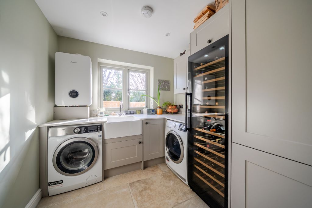 Additional image 9 of 4 bed detached house for saleNewstead Close, Godalming GU7