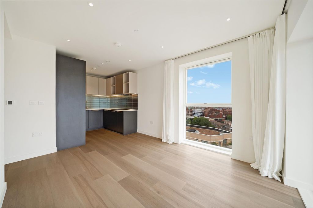 Property photo 2 of 16 Flat 89, Winchat House - Kztar01Seivik5Ls4Axi.Jpg
