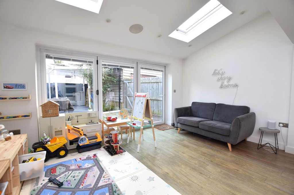 Property photo 3 of 17