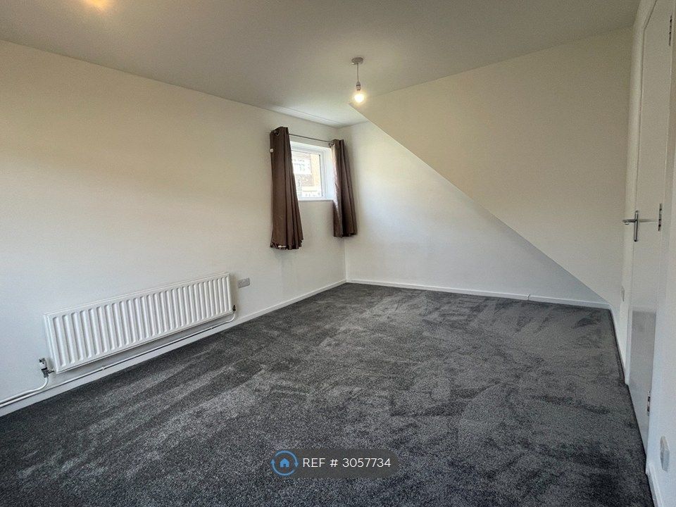 Property photo 3 of 15 Front Room