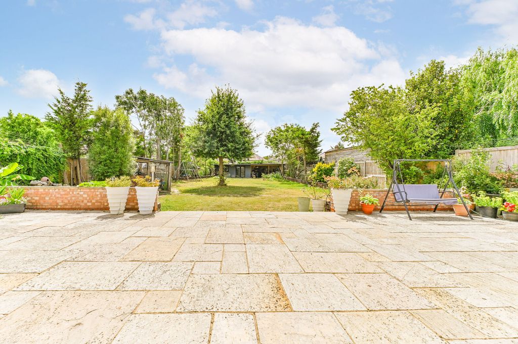 Property photo 1 of 21