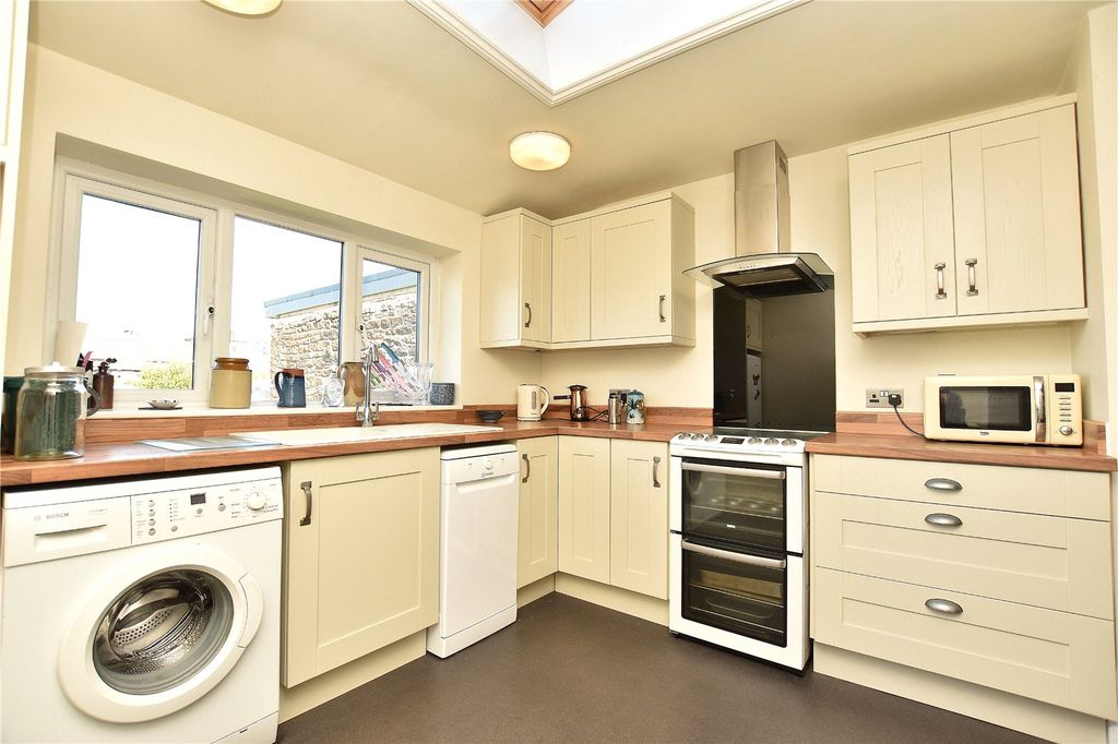 Property photo 3 of 21 Kitchen