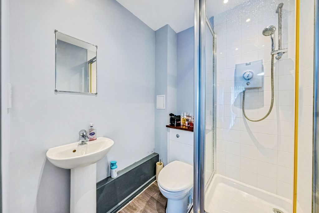 Additional image 10 of 2 bed flat for saleDulcie Close, Greenhithe DA9