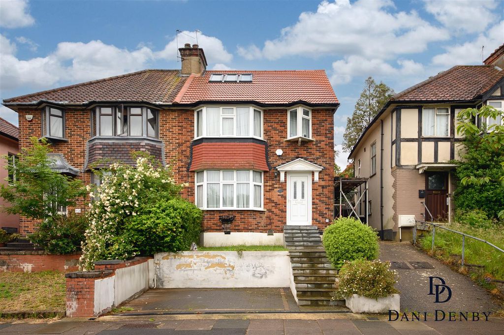 Property photo 1 of 18