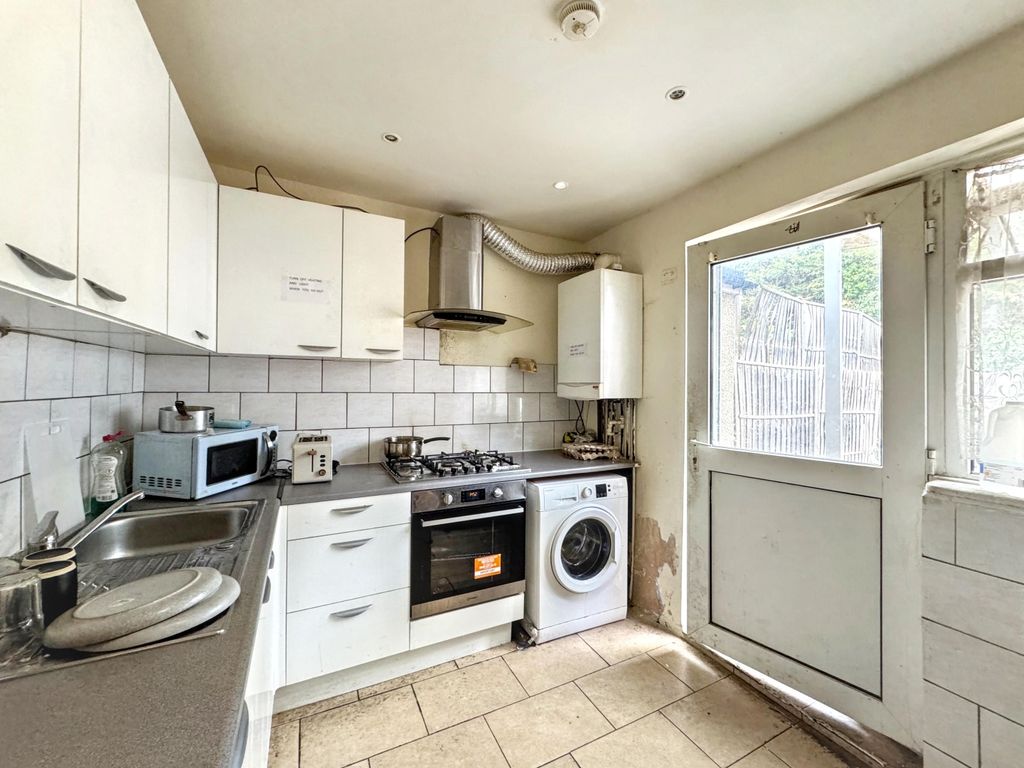 Property photo 3 of 10 Image 2