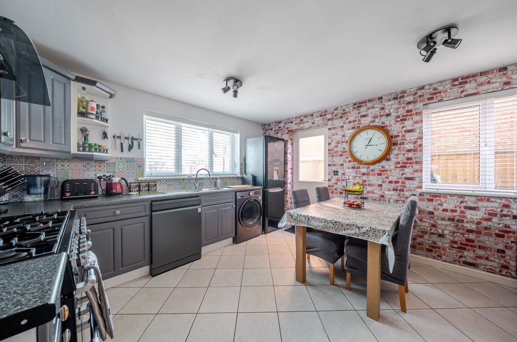 Property photo 3 of 12 1512879-11-6A919B...