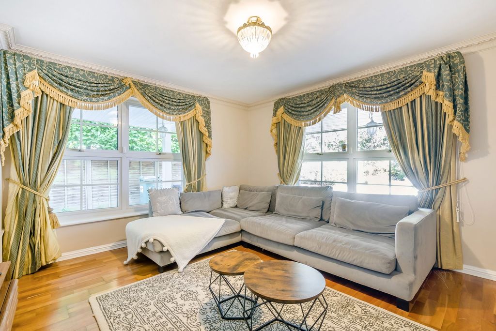 Additional image 31 of 4 bed detached house for salePotters Heights Close, Pinner HA5