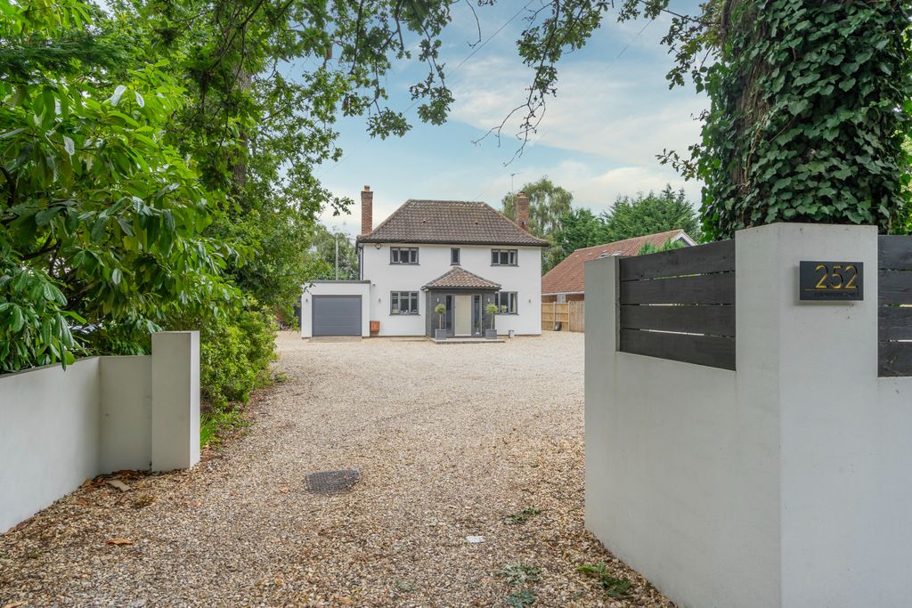 Property photo 3 of 25