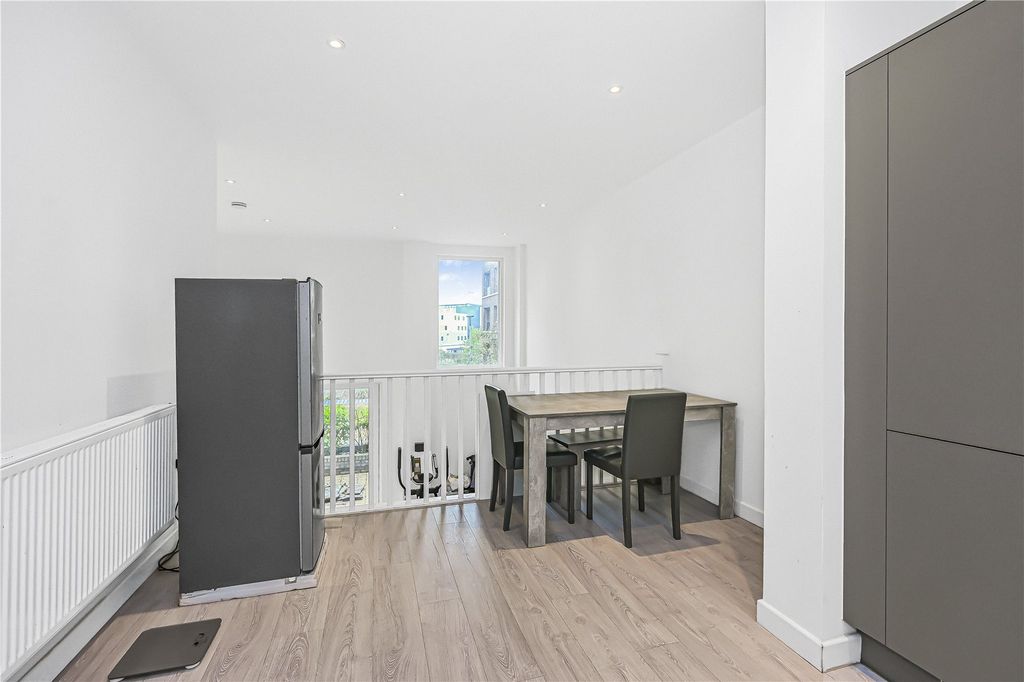 Property photo 3 of 20 Kitchen/Diner