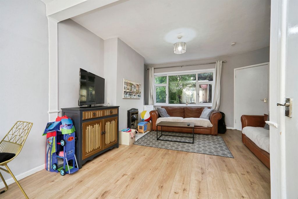Property photo 2 of 20