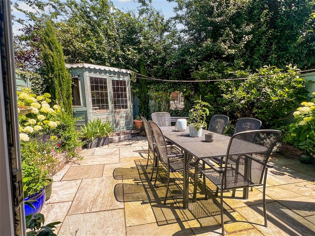 Property photo 1 of 11 Garden New