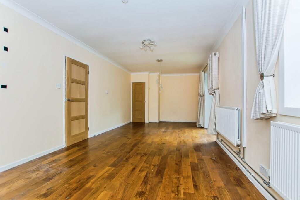 Property photo 3 of 36