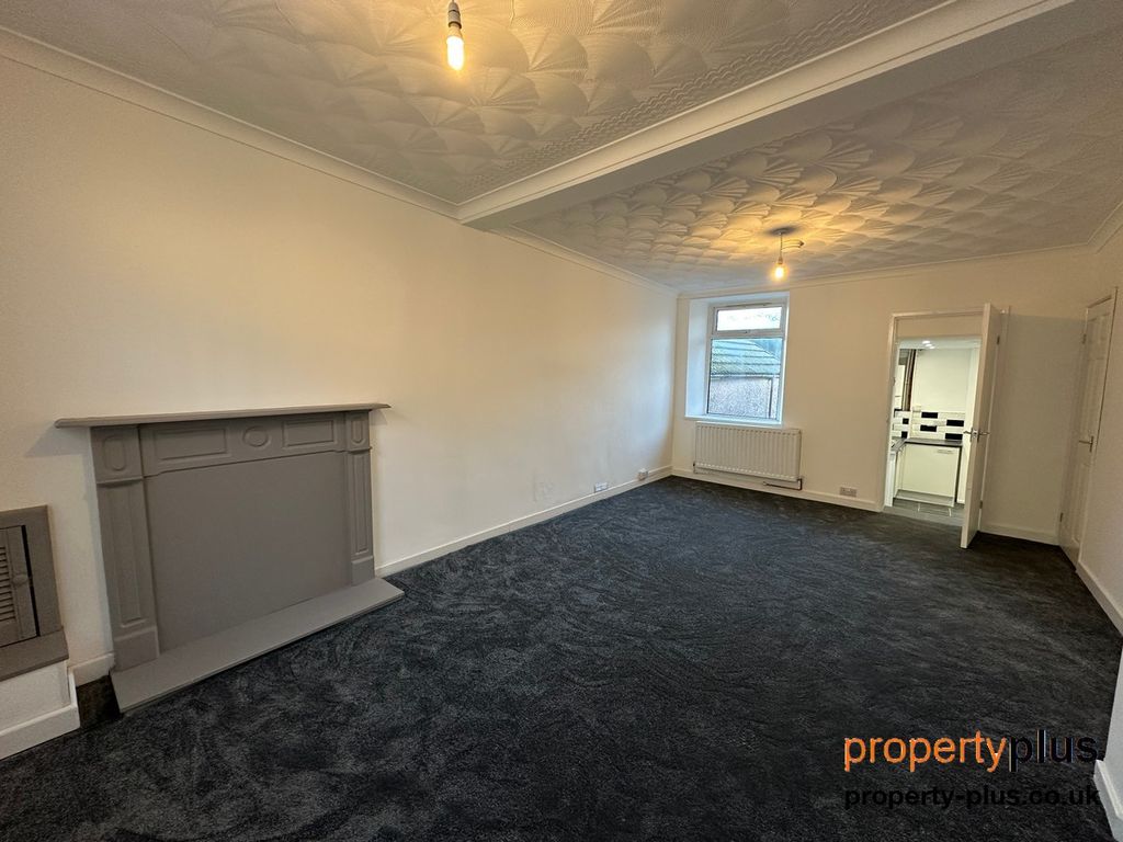 Property photo 3 of 12 Picture 3