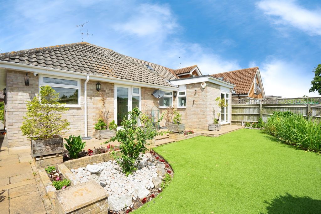 Property photo 2 of 16