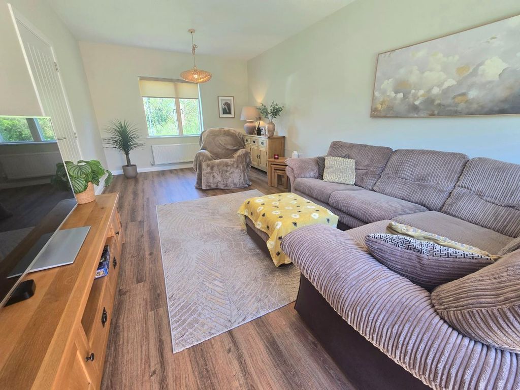 Property photo 2 of 28 Living