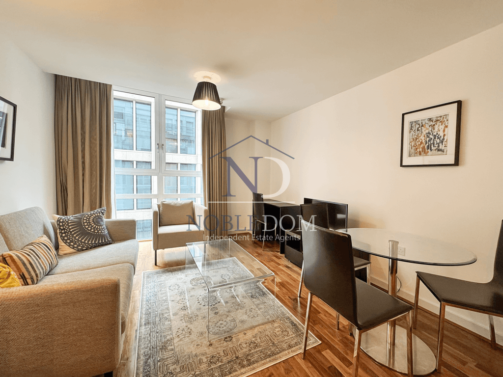 Property photo 1 of 7 One-Bedroom Apartment In Lamb's Passage, Moorgate, Ec1Y