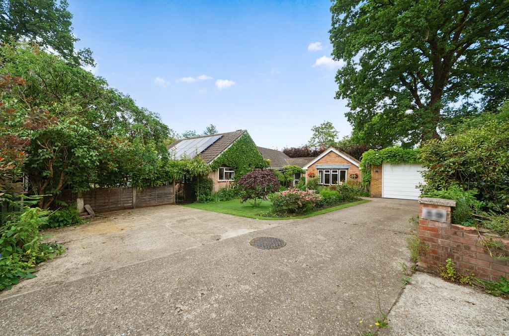 Property photo 1 of 31 1300549-18-683707...