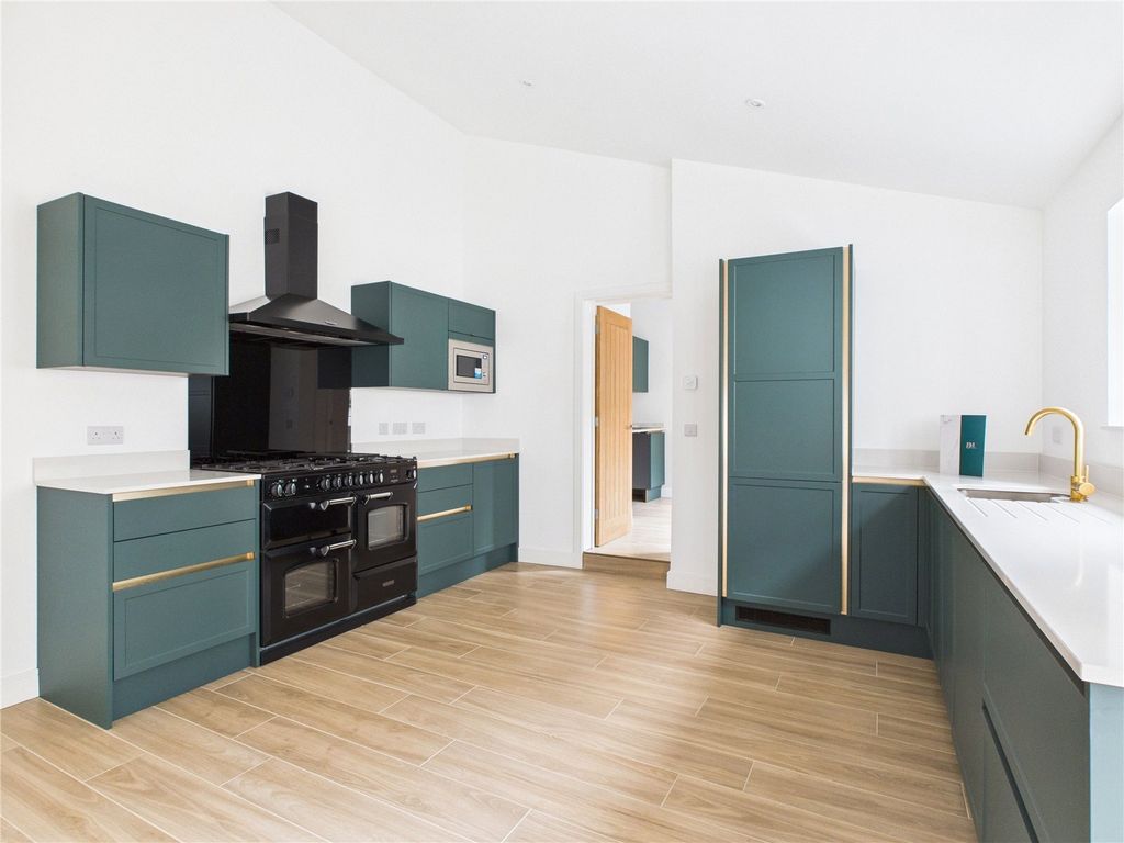 Property photo 3 of 40 Picture No. 97