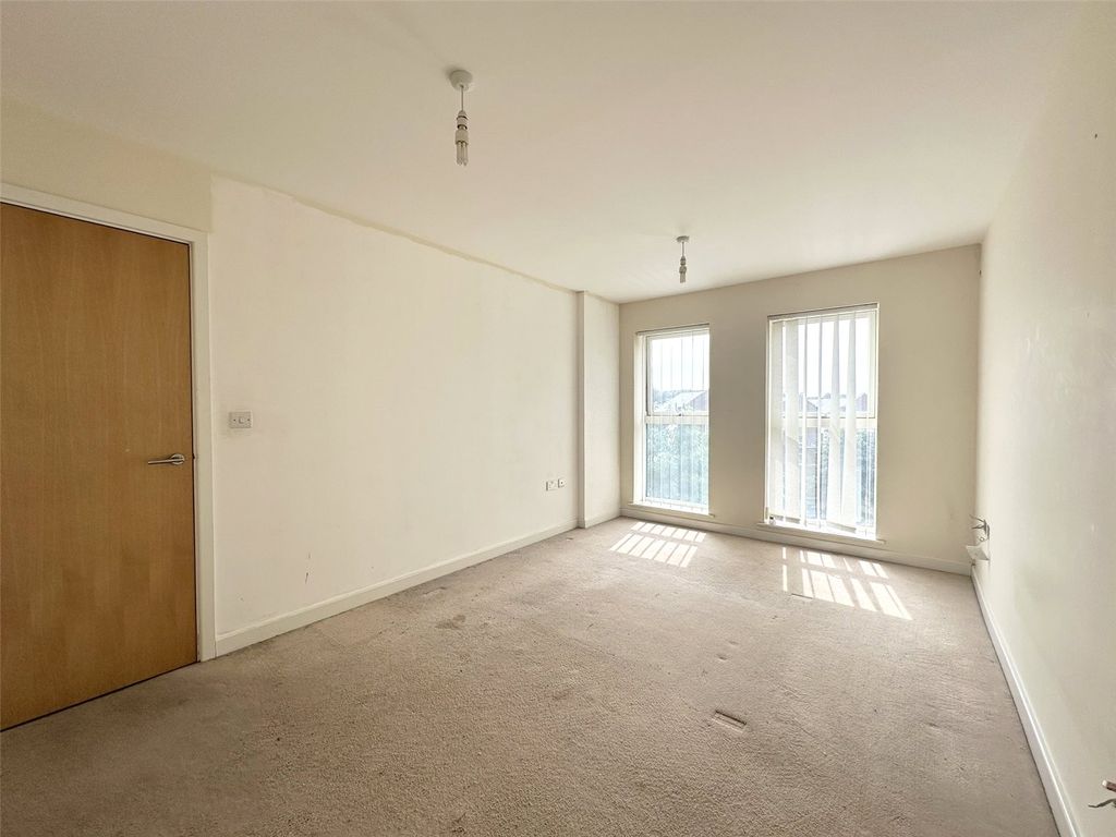 Property photo 3 of 13 Master Bedroom