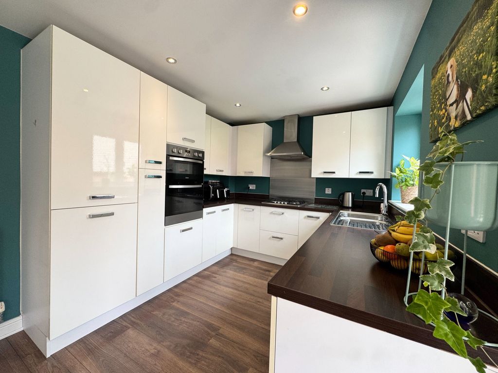 Property photo 3 of 25