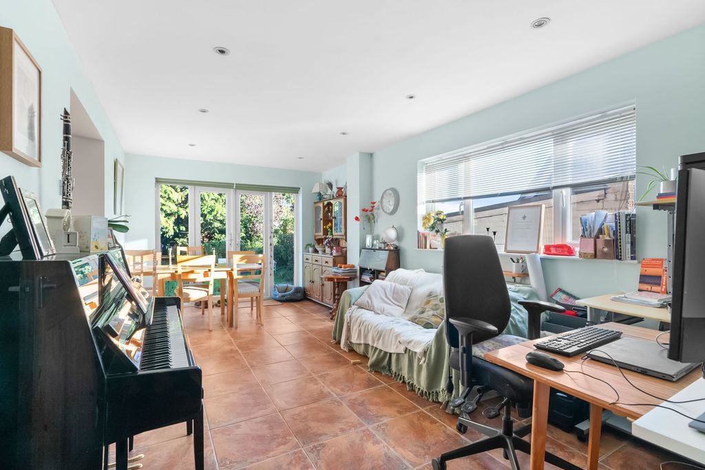 Property photo 3 of 20