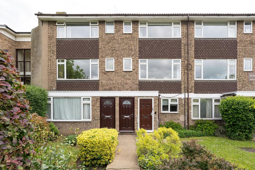 Property photo 1 of 20 Woolridge Road, E11