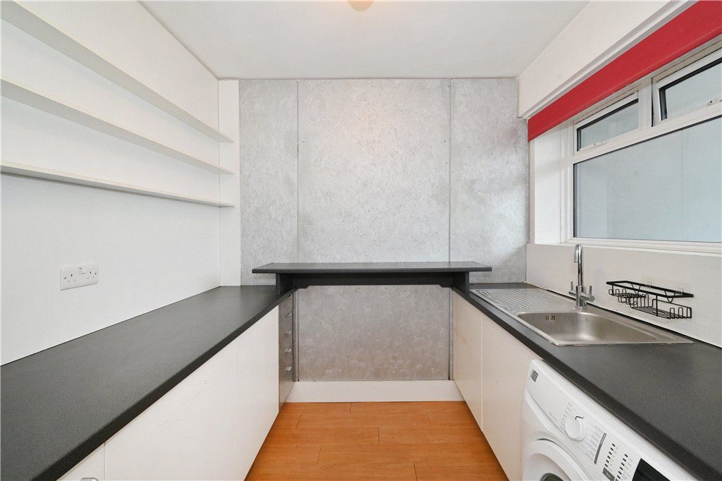 Property photo 2 of 9 Picture No. 10