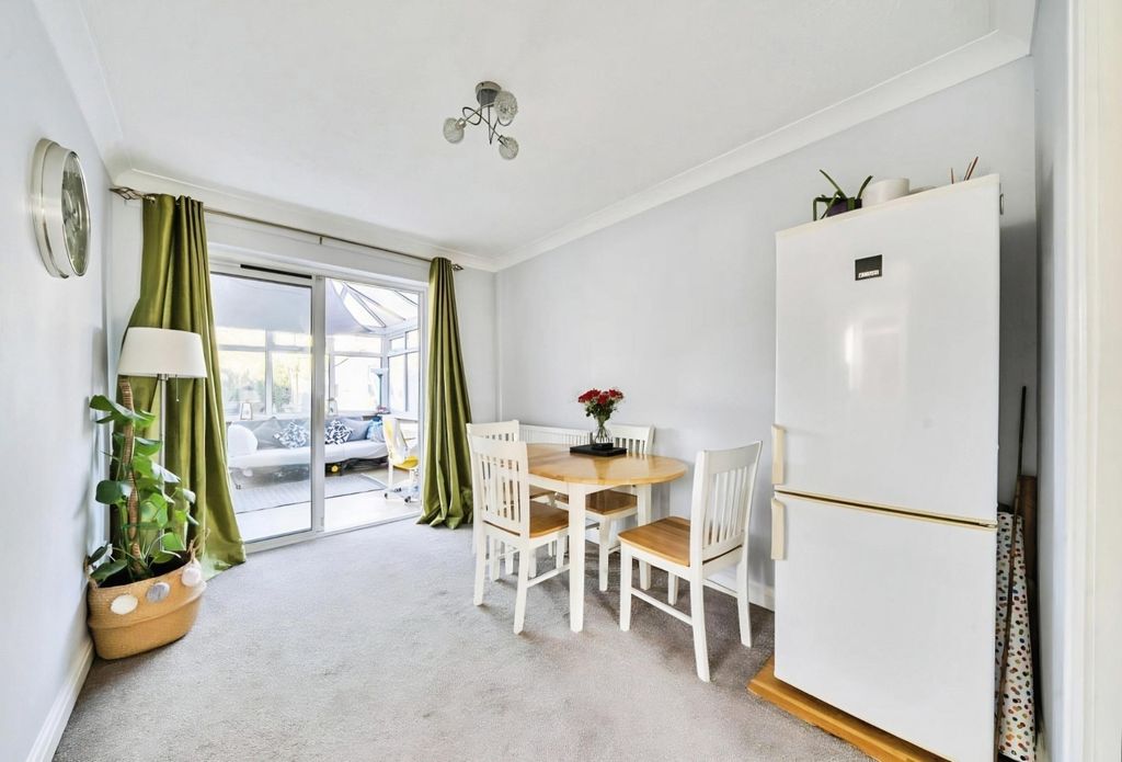 Property photo 3 of 16 Pbox-Img.Jpg