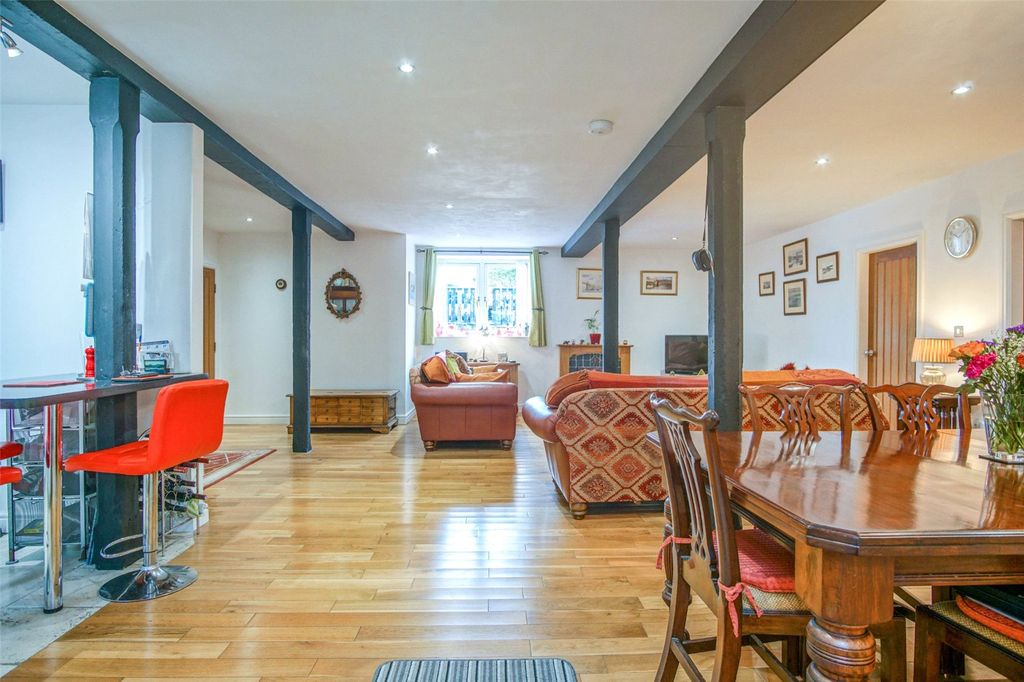 Property photo 3 of 22 Picture No. 39