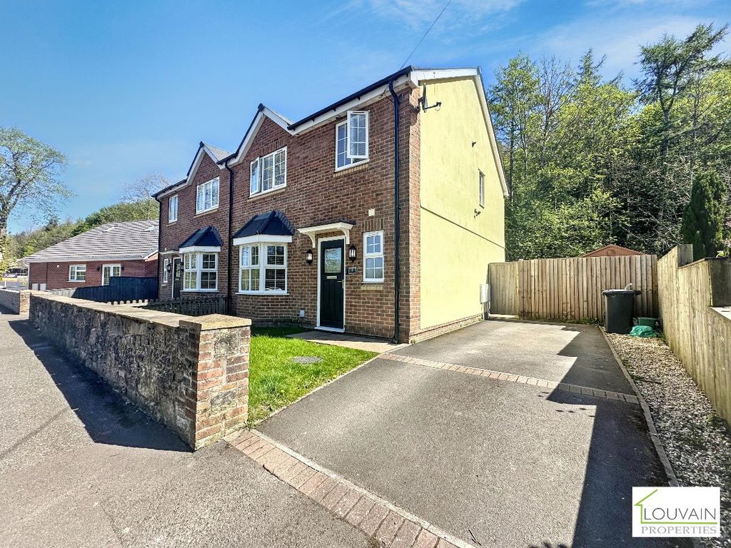 Property photo 1 of 26