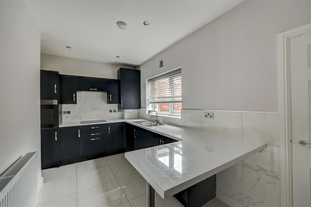 Property photo 3 of 15 Kitchen Diner