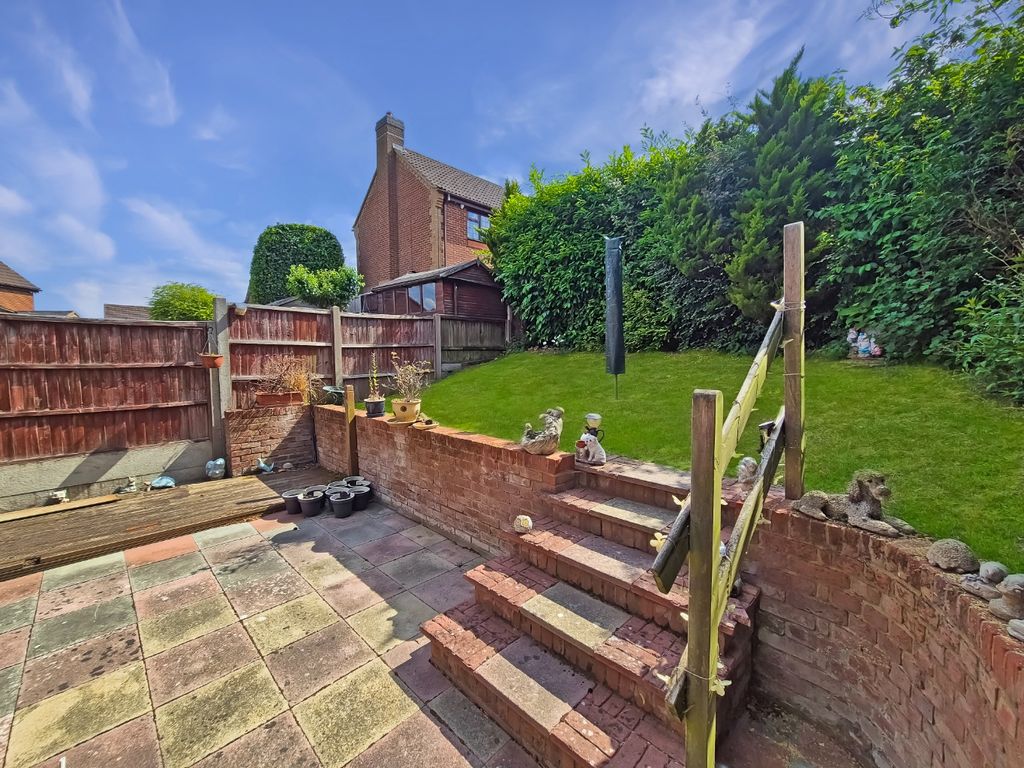 Property photo 2 of 13 4211162