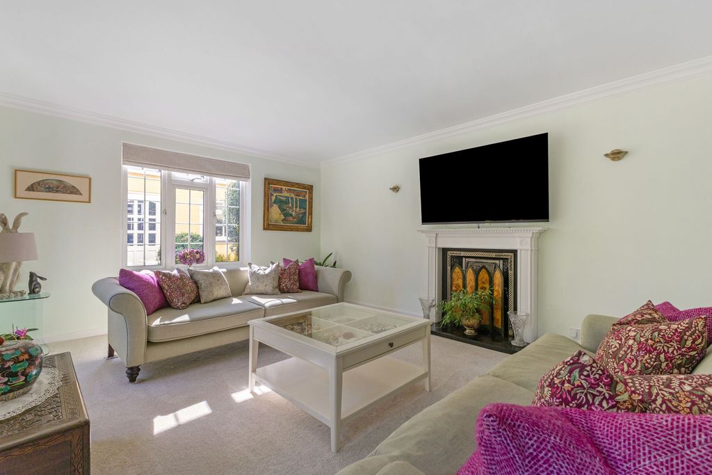 Additional image 4 of 4 bed detached house for saleWaverley Avenue, Fleet GU51