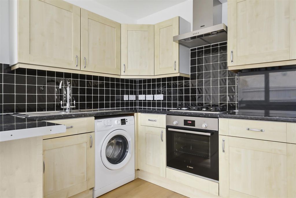 Property photo 3 of 10 Img_1939 Copy.Jpg