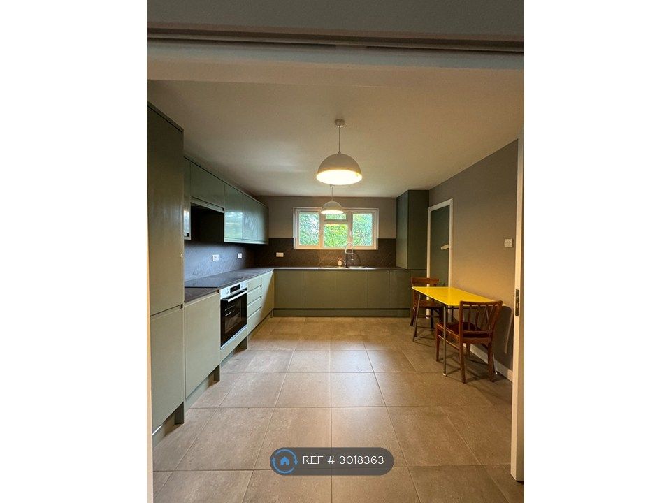 Property photo 2 of 14 Kitchen