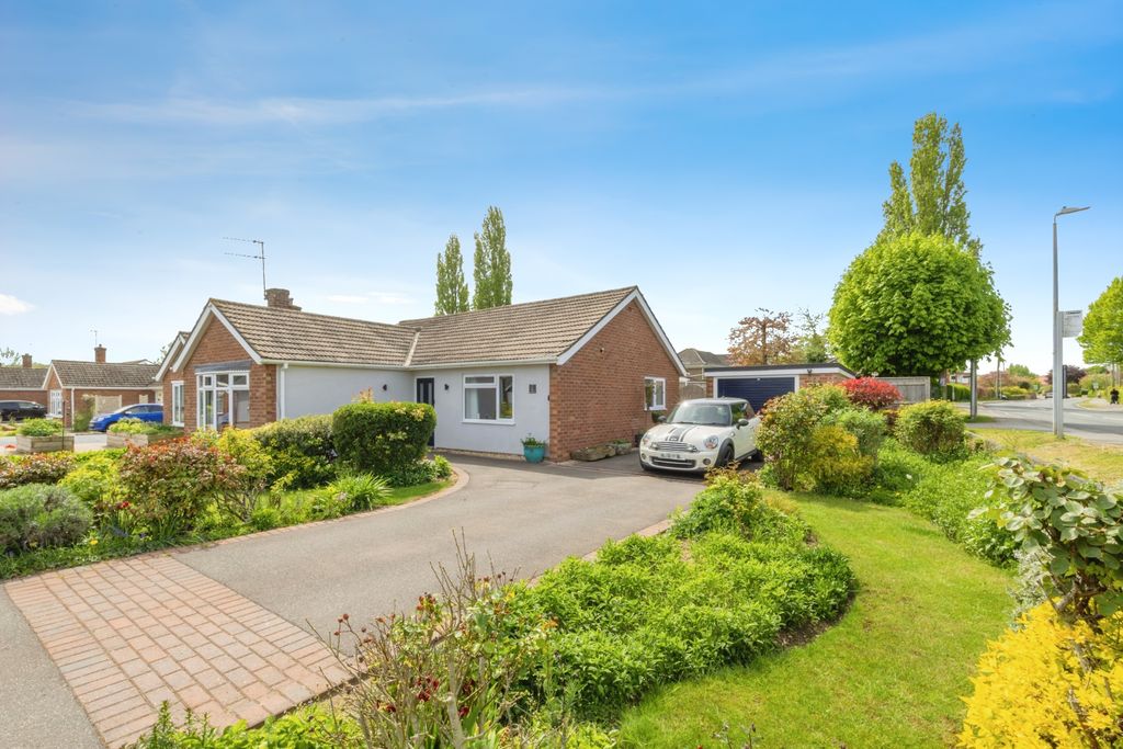 Property photo 1 of 17