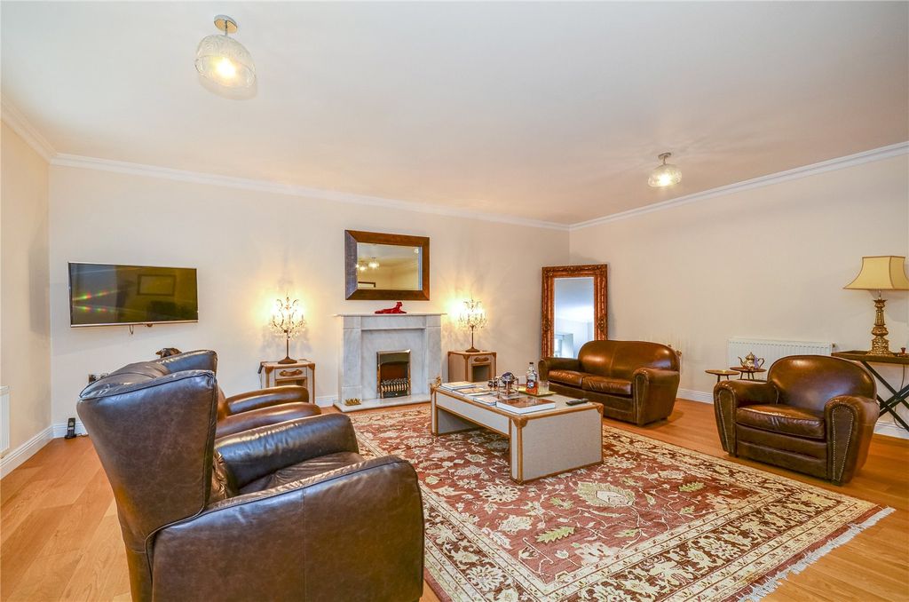 Property photo 3 of 12 Picture No. 23