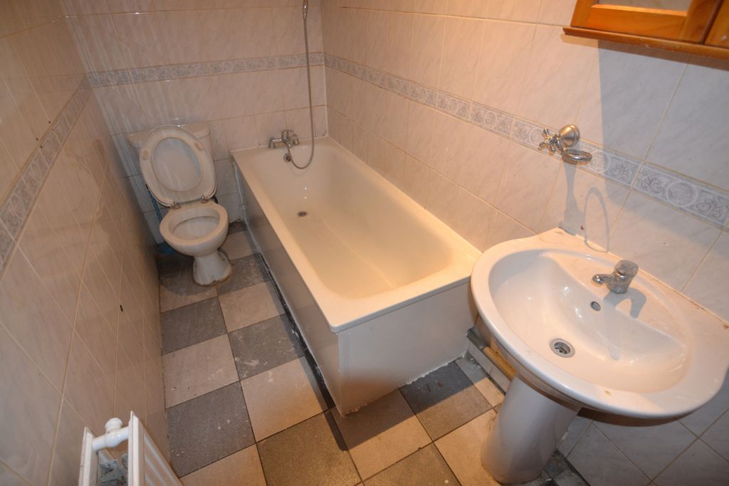 Property photo 3 of 9 Gallery
