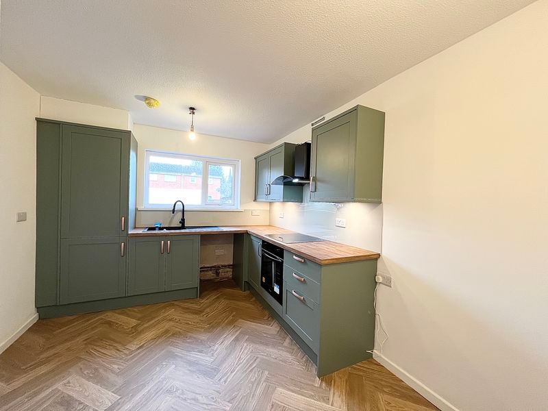 Property photo 1 of 9 Photo 6