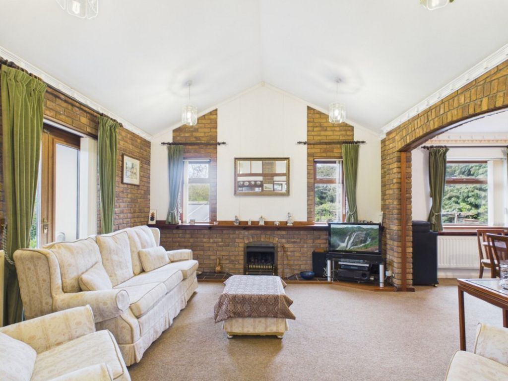 Property photo 3 of 28