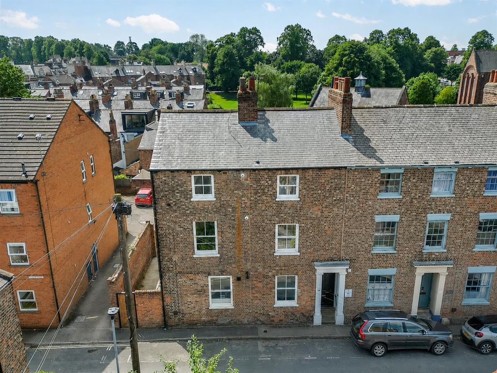 Property photo 1 of 10 Cs.Png