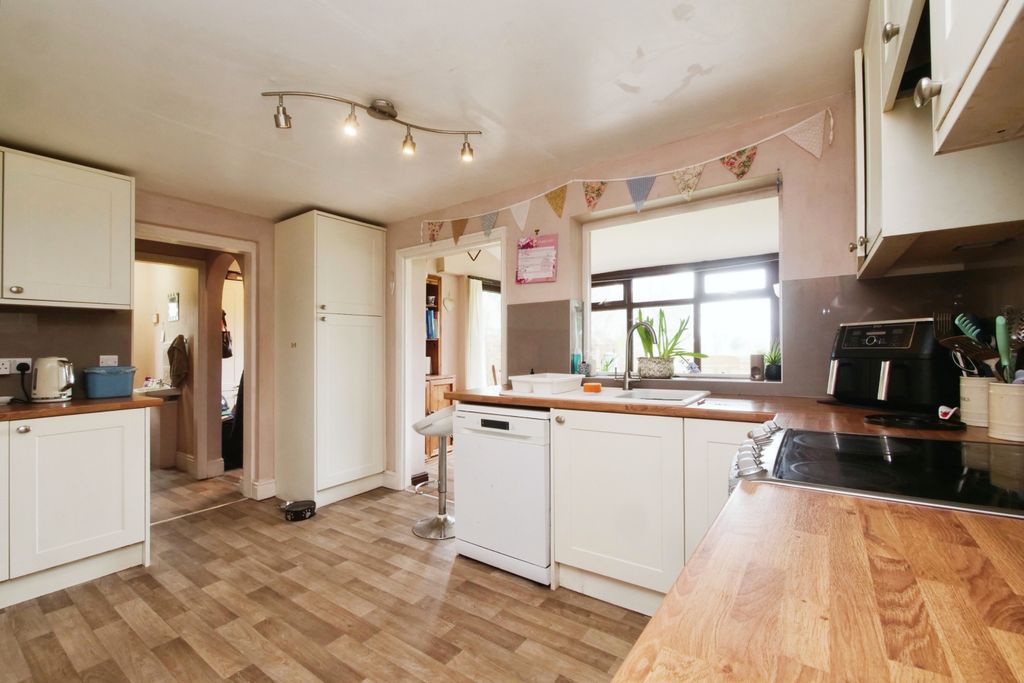 Property photo 2 of 20 Pnmb1327