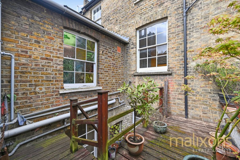 Property photo 2 of 12