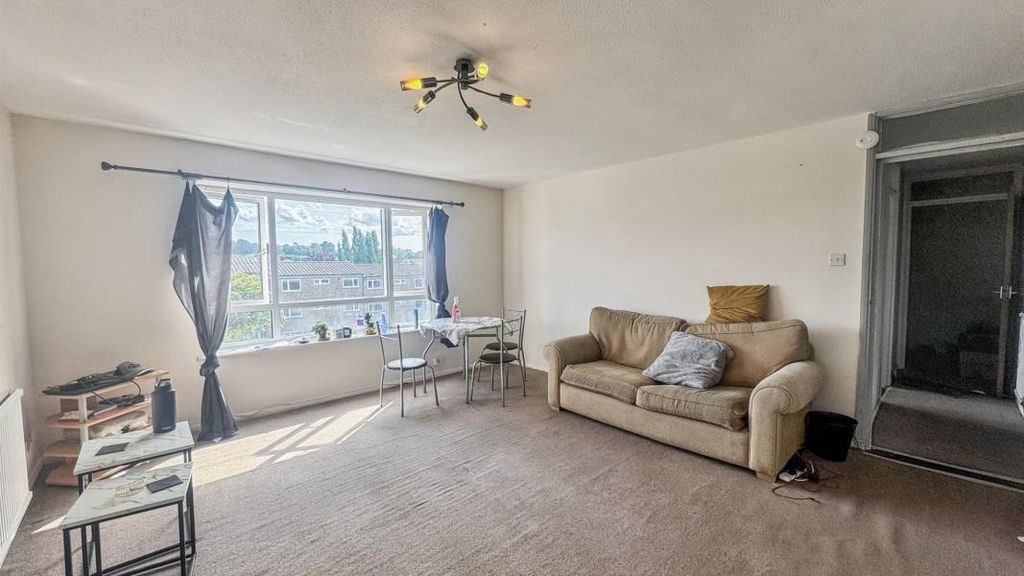 Property photo 3 of 7