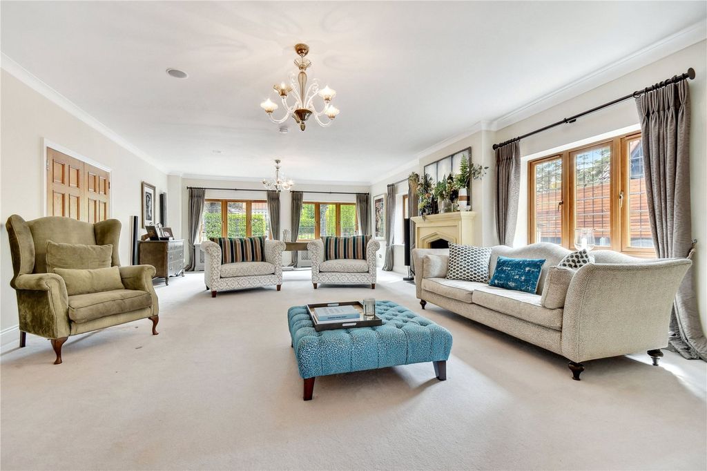 Property photo 2 of 15 Sitting Room