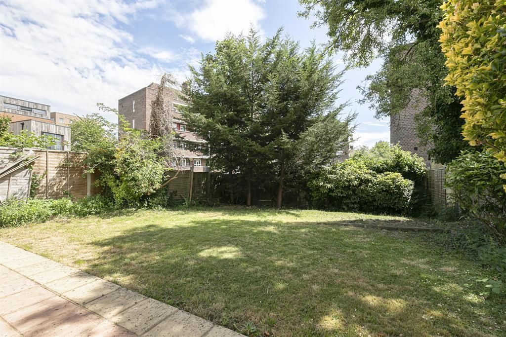 Property photo 2 of 18