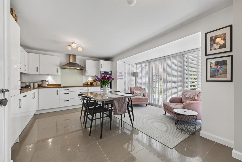 Property photo 2 of 22 27Ironsrd28.Jpg