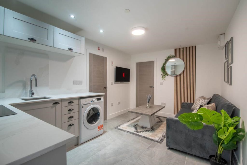 Property photo 1 of 6
