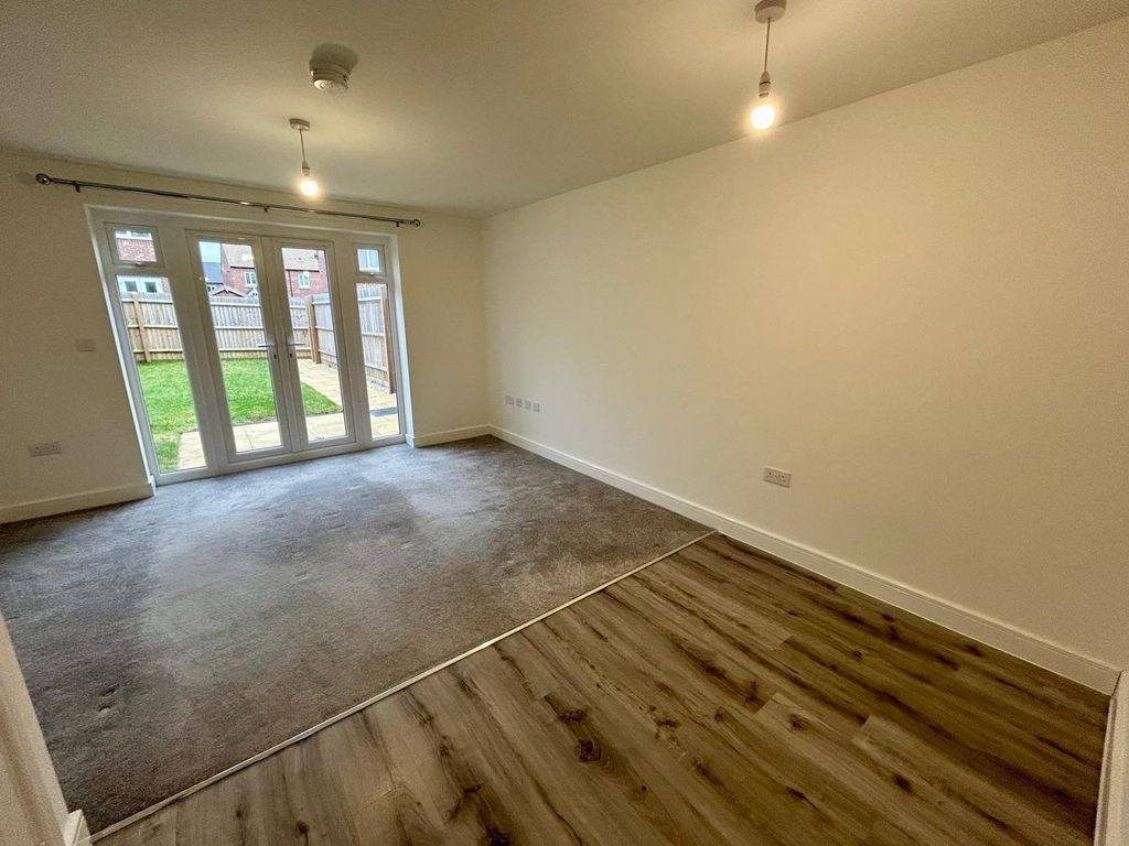 Property photo 3 of 17 Picture No. 09
