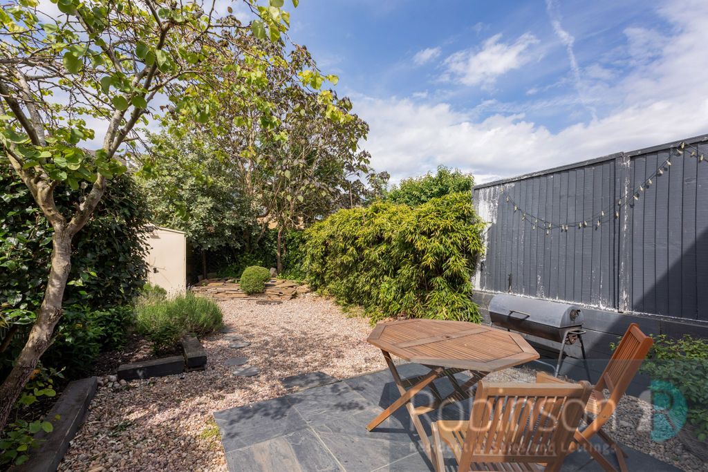 Property photo 3 of 13 Photo 4